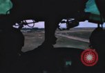 Immagine di UH-1B Iroquois elicottero Soc Trang Vietnam, 1968, secondo 21 filmato di repertorio 65675075589
