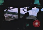 Immagine di UH-1B Iroquois elicottero Soc Trang Vietnam, 1968, secondo 26 filmato di repertorio 65675075589