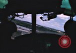Immagine di UH-1B Iroquois elicottero Soc Trang Vietnam, 1968, secondo 27 filmato di repertorio 65675075589