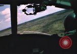 Immagine di UH-1B Iroquois elicottero Soc Trang Vietnam, 1968, secondo 40 filmato di repertorio 65675075589