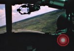 Immagine di UH-1B Iroquois elicottero Soc Trang Vietnam, 1968, secondo 41 filmato di repertorio 65675075589