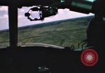 Immagine di UH-1B Iroquois elicottero Soc Trang Vietnam, 1968, secondo 44 filmato di repertorio 65675075589