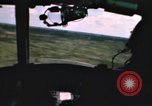 Immagine di UH-1B Iroquois elicottero Soc Trang Vietnam, 1968, secondo 47 filmato di repertorio 65675075589