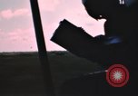 Immagine di UH-1B Iroquois elicottero Soc Trang Vietnam, 1968, secondo 51 filmato di repertorio 65675075589