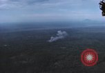 Standbild Air Strike Vietnam, 1970, aus Sekunde 25 historischem Filmmaterial Videoclip 65675075592