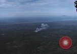 Standbild Air Strike Vietnam, 1970, aus Sekunde 27 historischem Filmmaterial Videoclip 65675075592