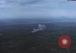 Standbild Air Strike Vietnam, 1970, aus Sekunde 32 historischem Filmmaterial Videoclip 65675075592