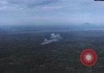 Standbild Air Strike Vietnam, 1970, aus Sekunde 34 historischem Filmmaterial Videoclip 65675075592
