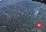 Standbild Air Strike Vietnam, 1970, aus Sekunde 49 historischem Filmmaterial Videoclip 65675075592