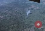 Standbild Air Strike Vietnam, 1970, aus Sekunde 50 historischem Filmmaterial Videoclip 65675075592
