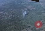 Standbild Air Strike Vietnam, 1970, aus Sekunde 51 historischem Filmmaterial Videoclip 65675075592