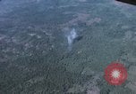 Standbild Air Strike Vietnam, 1970, aus Sekunde 53 historischem Filmmaterial Videoclip 65675075592