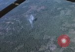 Standbild Air Strike Vietnam, 1970, aus Sekunde 57 historischem Filmmaterial Videoclip 65675075592
