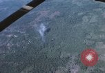 Standbild Air Strike Vietnam, 1970, aus Sekunde 58 historischem Filmmaterial Videoclip 65675075592