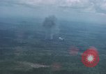 Standbild Explosionen Bien Hoa in Vietnam, 1970, aus Sekunde 6 historischem Filmmaterial Videoclip 65675075595