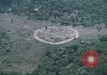 Standbild Explosionen Bien Hoa in Vietnam, 1970, aus Sekunde 14 historischem Filmmaterial Videoclip 65675075595