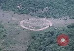 Standbild Explosionen Bien Hoa in Vietnam, 1970, aus Sekunde 18 historischem Filmmaterial Videoclip 65675075595