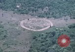 Standbild Explosionen Bien Hoa in Vietnam, 1970, aus Sekunde 19 historischem Filmmaterial Videoclip 65675075595