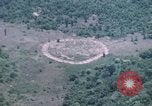 Standbild Explosionen Bien Hoa in Vietnam, 1970, aus Sekunde 20 historischem Filmmaterial Videoclip 65675075595
