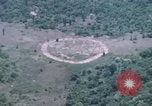 Standbild Explosionen Bien Hoa in Vietnam, 1970, aus Sekunde 21 historischem Filmmaterial Videoclip 65675075595