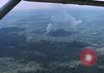 Standbild Explosionen Bien Hoa in Vietnam, 1970, aus Sekunde 29 historischem Filmmaterial Videoclip 65675075595