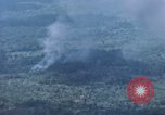 Standbild Explosionen Bien Hoa in Vietnam, 1970, aus Sekunde 35 historischem Filmmaterial Videoclip 65675075595