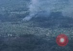 Standbild Explosionen Bien Hoa in Vietnam, 1970, aus Sekunde 42 historischem Filmmaterial Videoclip 65675075595