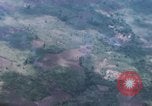 Standbild Explosionen Bien Hoa in Vietnam, 1970, aus Sekunde 49 historischem Filmmaterial Videoclip 65675075595