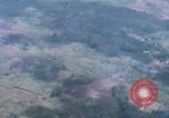Standbild Explosionen Bien Hoa in Vietnam, 1970, aus Sekunde 50 historischem Filmmaterial Videoclip 65675075595