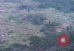 Standbild Explosionen Bien Hoa in Vietnam, 1970, aus Sekunde 51 historischem Filmmaterial Videoclip 65675075595