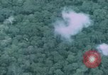 Standbild aufsteigende Rauch Bien Hoa in Vietnam, 1970, aus Sekunde 12 historischem Filmmaterial Videoclip 65675075596