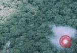 Standbild aufsteigende Rauch Bien Hoa in Vietnam, 1970, aus Sekunde 21 historischem Filmmaterial Videoclip 65675075596