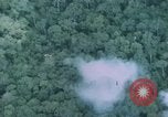 Standbild aufsteigende Rauch Bien Hoa in Vietnam, 1970, aus Sekunde 24 historischem Filmmaterial Videoclip 65675075596