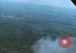 Standbild aufsteigende Rauch Bien Hoa in Vietnam, 1970, aus Sekunde 33 historischem Filmmaterial Videoclip 65675075596