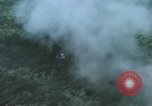 Standbild aufsteigende Rauch Bien Hoa in Vietnam, 1970, aus Sekunde 38 historischem Filmmaterial Videoclip 65675075596