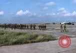 Immagine di Sud paracadutisti vietnamita Bien Hoa Vietnam, 1970, secondo 10 filmato di repertorio 65675075597
