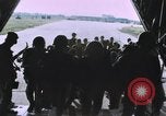 Immagine di Sud paracadutisti vietnamita Bien Hoa Vietnam, 1970, secondo 52 filmato di repertorio 65675075597