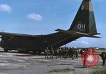 Immagine di Sud paracadutisti vietnamita Bien Hoa Vietnam, 1970, secondo 60 filmato di repertorio 65675075597