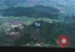 Immagine di O-1 Bird Dog liaison aicraft Bien Hoa Vietnam, 1970, secondo 14 filmato di repertorio 65675075598