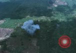 Immagine di O-1 Bird Dog liaison aicraft Bien Hoa Vietnam, 1970, secondo 25 filmato di repertorio 65675075598