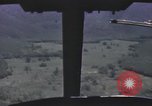 Standbild UH-1F Hubschrauber Vietnam, 1968, aus Sekunde 27 historischem Filmmaterial Videoclip 65675075603