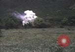 Standbild UH-1F Hubschrauber Vietnam, 1968, aus Sekunde 30 historischem Filmmaterial Videoclip 65675075603