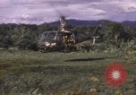Standbild UH-1F Iroquois Hubschrauber Vietnam, 1968, aus Sekunde 4 historischem Filmmaterial Videoclip 65675075604