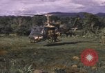 Standbild UH-1F Iroquois Hubschrauber Vietnam, 1968, aus Sekunde 5 historischem Filmmaterial Videoclip 65675075604