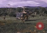 Standbild UH-1F Iroquois Hubschrauber Vietnam, 1968, aus Sekunde 10 historischem Filmmaterial Videoclip 65675075604