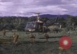 Standbild UH-1F Iroquois Hubschrauber Vietnam, 1968, aus Sekunde 23 historischem Filmmaterial Videoclip 65675075604