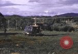 Standbild UH-1F Iroquois Hubschrauber Vietnam, 1968, aus Sekunde 41 historischem Filmmaterial Videoclip 65675075604