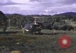 Standbild UH-1F Iroquois Hubschrauber Vietnam, 1968, aus Sekunde 45 historischem Filmmaterial Videoclip 65675075604