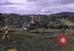 Standbild UH-1F Iroquois Hubschrauber Vietnam, 1968, aus Sekunde 50 historischem Filmmaterial Videoclip 65675075604