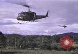 Standbild UH-1F Iroquois Hubschrauber Vietnam, 1968, aus Sekunde 54 historischem Filmmaterial Videoclip 65675075604